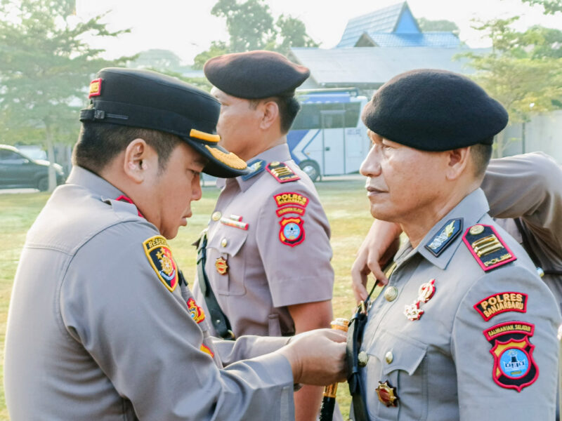 Sertijab Kasat Sabhara dan Kasat Intelkam Polres Banjarbaru. Foto: matarakyat. 