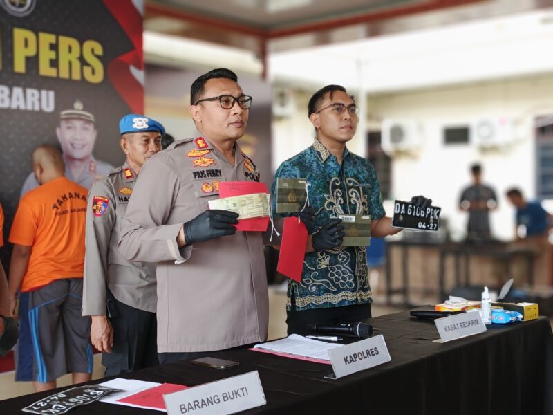 Polres Banjarbaru saat gelar Konferensi pers, di Aula Joglo Polres Banjarbaru, Jumat (28/3/2025).