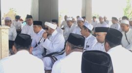 Bupati Tanah Bumbu, Bang Arul Hadiri Safari Dakwah dan Ziarah Bersama Guru Mulia Al Habib Musthofa bin Abdullah Alaydrus