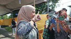 Lisa Halaby usai mencoblos di TPS 026