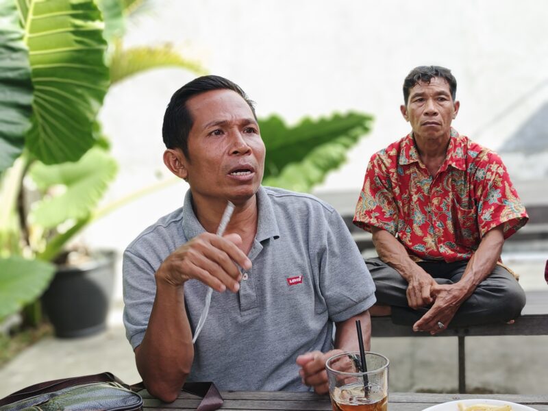 Pembakal Desa Lawiran, Kecamatan Simpang Empat, Kabupaten Banjar, Abdurrahman, angkat bicara terkait laporan sejumlah warga ke Polsek Simpang Empat mengenai dugaan pemotongan bantuan sosial (bansos) dan pungutan liar. Klarifikasi tersebut disampaikan pada Selasa (2/12/2025).