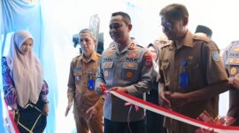 Kapolres Banjar AKBP Dr. Fadli meresmikan program bedah rumah di Desa Pekauman Dalam, Kecamatan Martapura Timur, Kabupaten Banjar, Senin (27/7/2026).