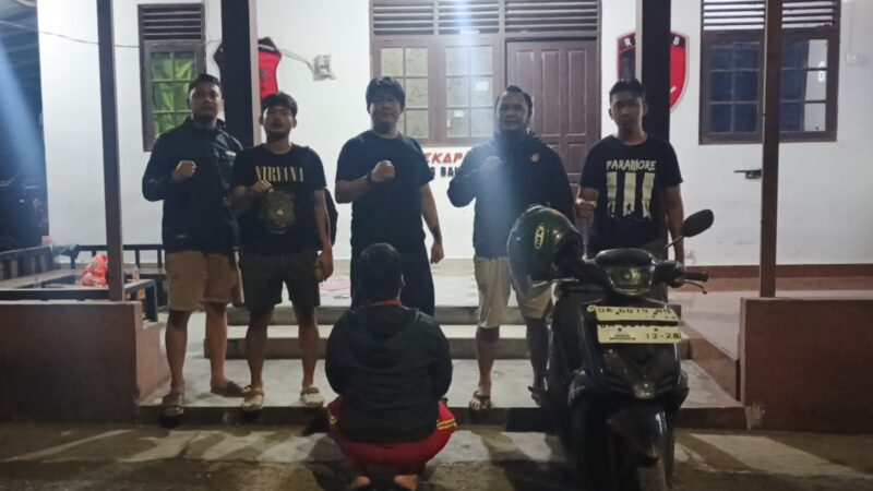 Polisi mengamankan seorang pria berinisial TS yang diduga melakukan pelecehan seksual dengan modus begal payudara dan bokong terhadap perempuan di wilayah Martapura, Kabupaten Banjar. (Foto: Wahyu) 