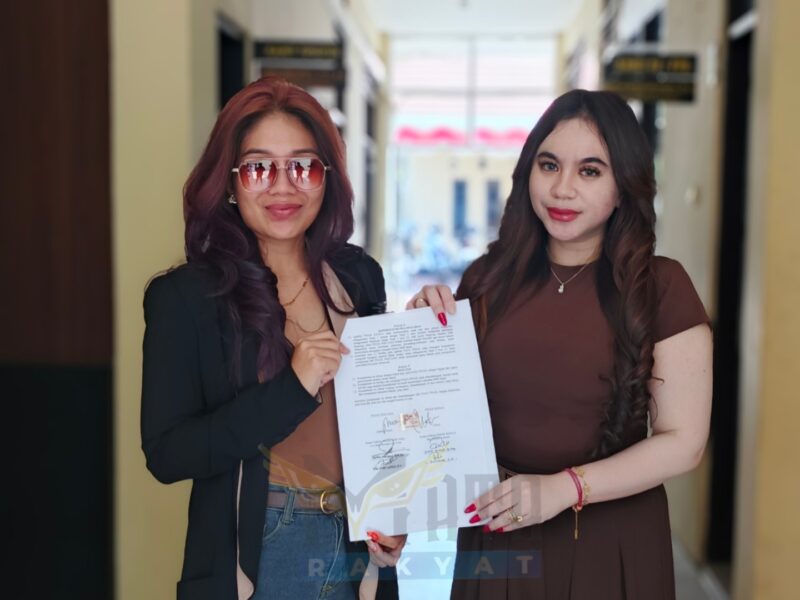 Mediasi tersebut berlangsung pada Jumat (28/8/2026), antara Nabila Zirus (kanan) dengan pihak terlapor, Vivi Djohari (kiri). 